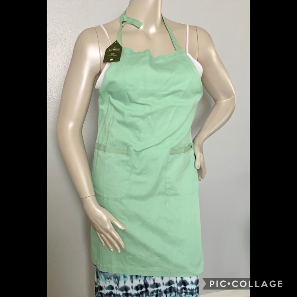 NEW Mint Green Kitchen Crafting Restaurant Holiday Baking Apron JCP GREAT GIFT